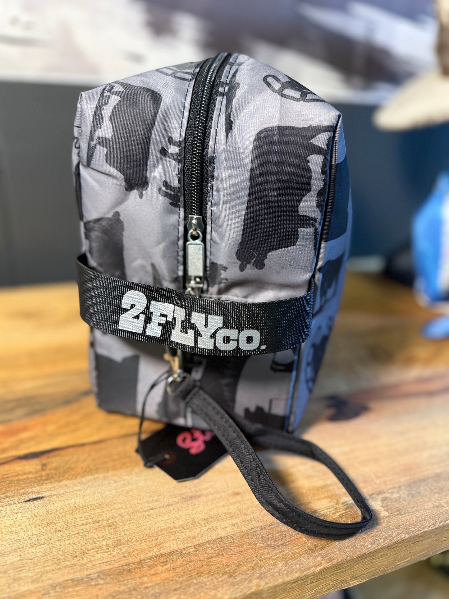 THAT TRAVELER BAG-ANGUS MAXXED