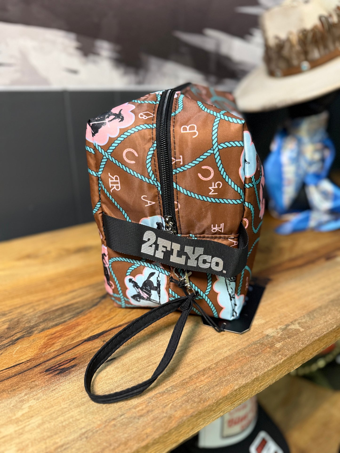 THAT TRAVELER BAG -WHOA BRONC