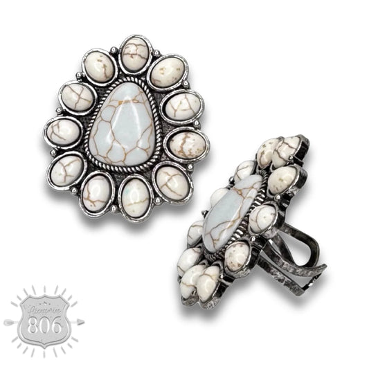 Triangle stone flower ring