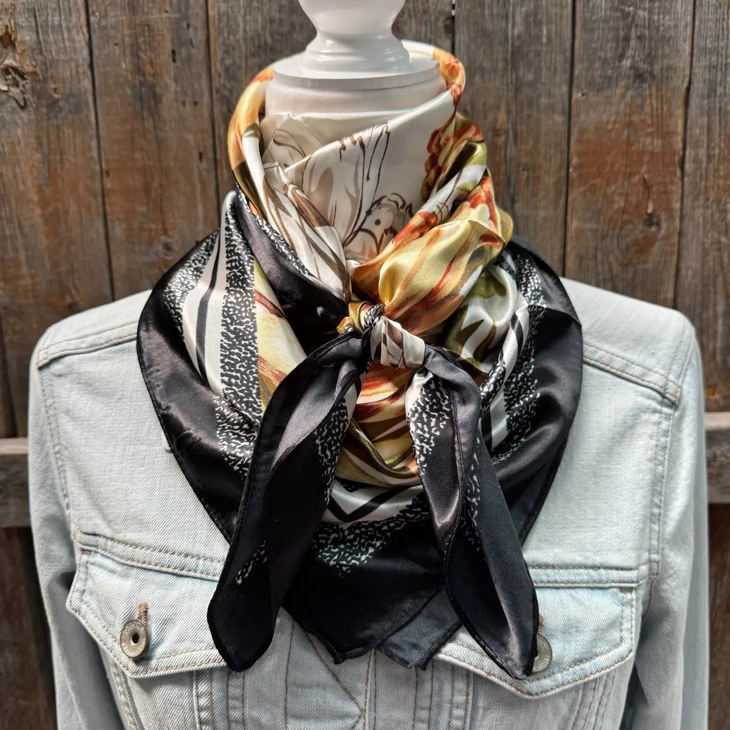 35X35" Black and White Floral Wild Rag / Scarf WR3438