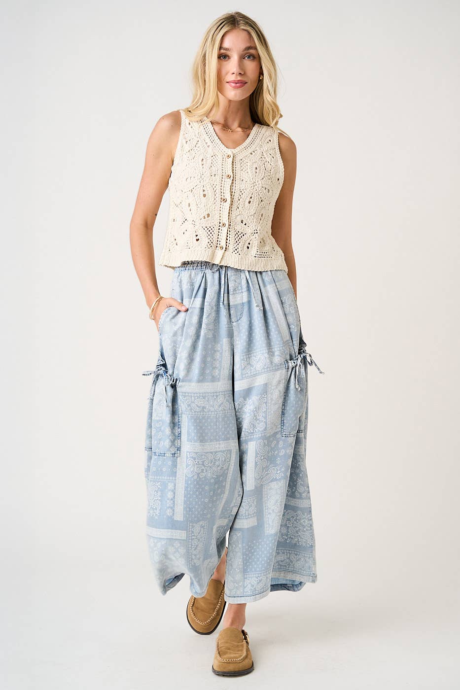 PAISLEY PRINT CHAMBRAY WIDE LEG PANTS