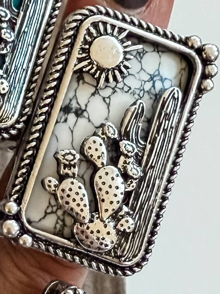 Western Style Stone Pendant Cutout Stretch Ring