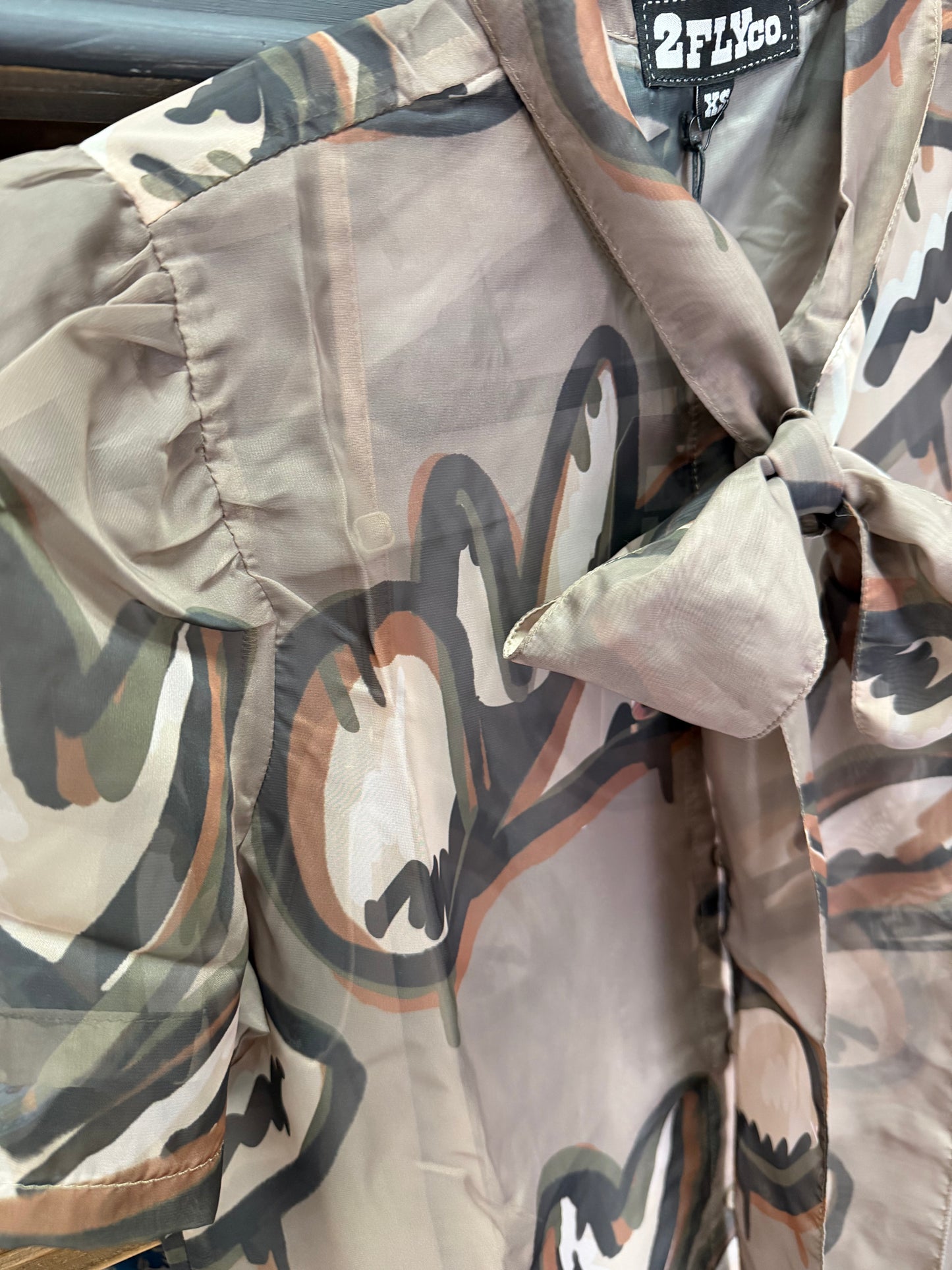 TEN GALLON DRIP BLOUSE