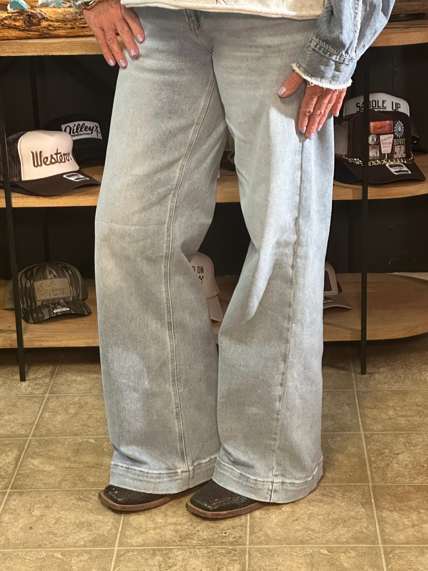 HIgh Rise Wide Leg-Slanted Pocket Jeans