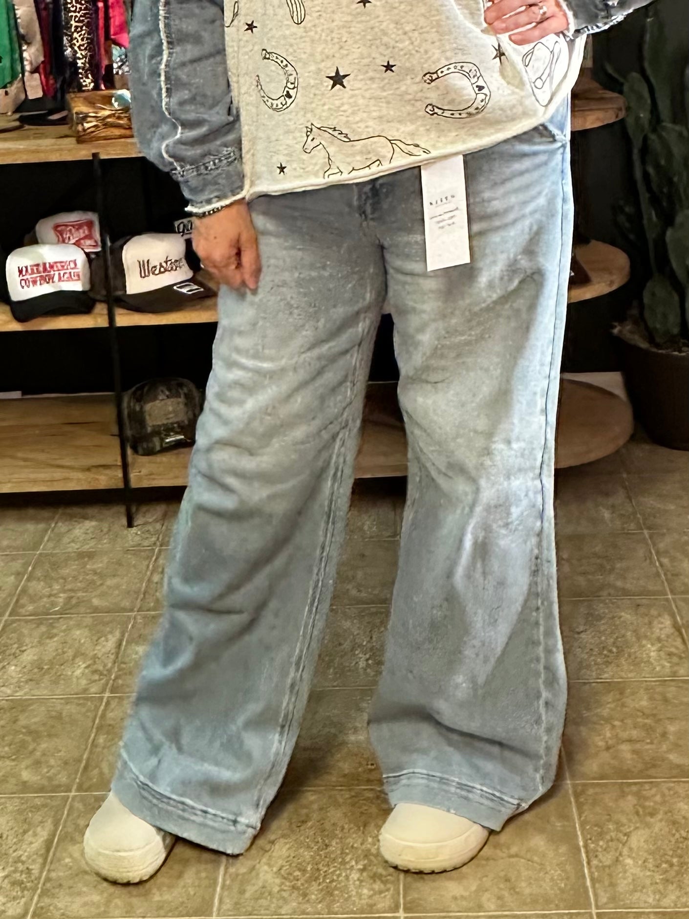 HIgh Rise Wide Leg-Slanted Pocket Jeans