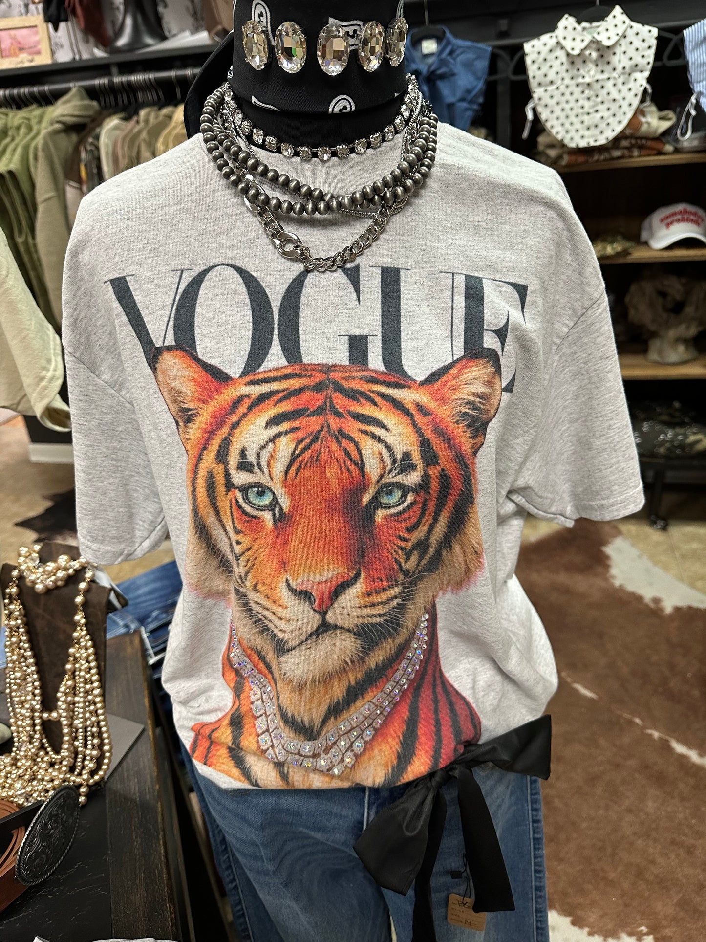 Glitz & Growl VOGUE Tee