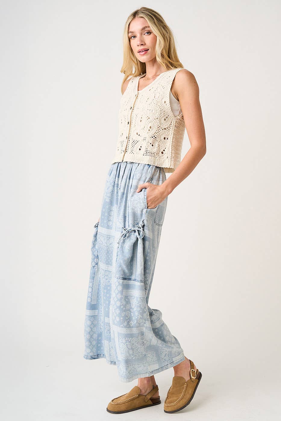 PAISLEY PRINT CHAMBRAY WIDE LEG PANTS